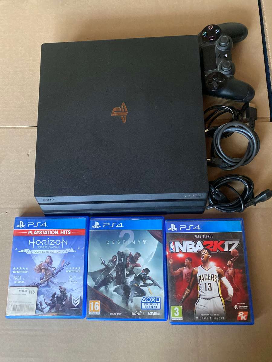 PS4 PRO CONSOLE* 1TH HDD*MODEL:CUH-7015B*3 GAMES *1 SONY CONTROLLER*GOOD CONDITION